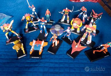 Lotto di 17 Action Figure di Robot vari