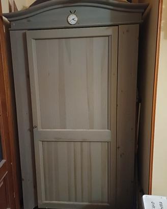 Armadio in legno massello Minacciolo
