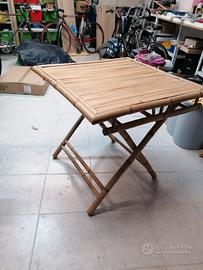 tavolo in bambù 