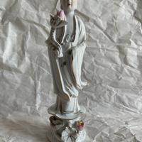 Statuetta in porcellana cinese