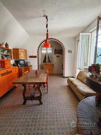 Piano superiore e cantina / monolocale