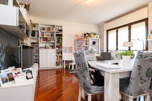Appartamento di 86 m² con 3 locali e box auto a Ro
