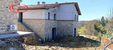 Villa di 113 m² con 3 locali a Laterina Pergine Va
