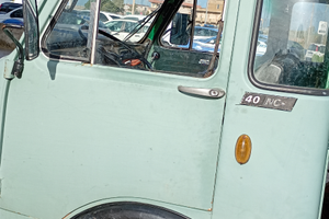 Om 40 ribaltabile trilaterale