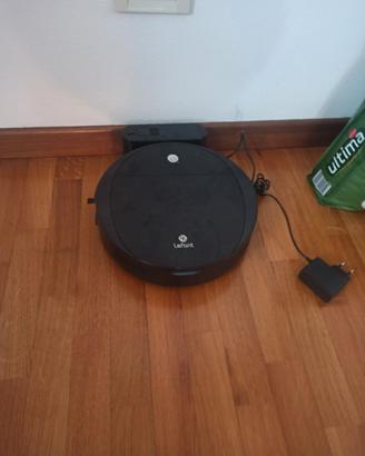 robot aspirapolvere e lavapavimenti