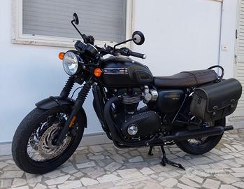 Triumph Bonneville T120 black