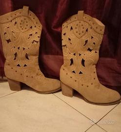 stivaletti Texani traforati in simil cuoio n. 38