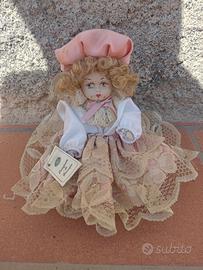 Bambola porcellana da collezione "Vicabon" vintage