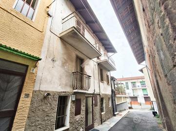 2 LOCALI A GASSINO TORINESE
