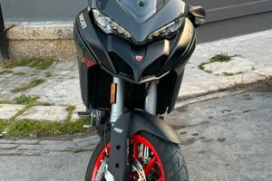 Ducati Multistrada V2 S da vetrina