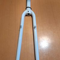 Forcella in acciaio per ruote da 28mm