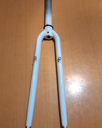 Forcella in acciaio per ruote da 28mm