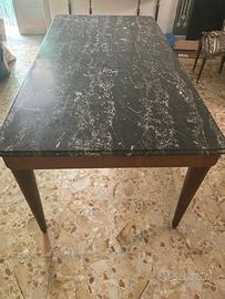 Tavolo in Marmo