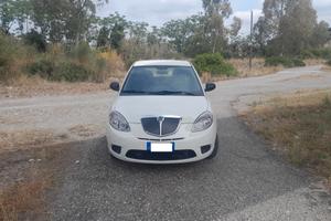 Lancia Ypsilon 1.2 69 CV Unyca