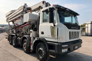 ASTRA HD8 84.48-80 con betonpompa Sermac 28m