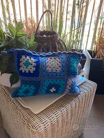 Borsa a mano lavorazione ad uncinetto