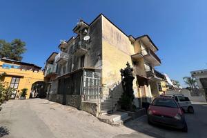 2 LOCALI A MUGNANO DI NAPOLI