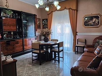 Mascali, ristrutturato con box (CT)