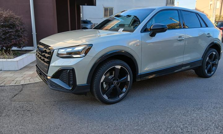 Audi Q2 35 TDI S tronic Identity Black Line a € 31