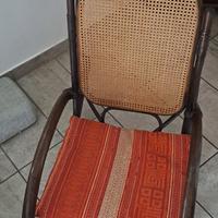 sedia a dondolo in vimini