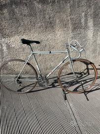 Bici da corsa vintage pronta per l’eroica