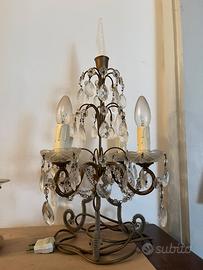 Lampada da tavolo con pendenti