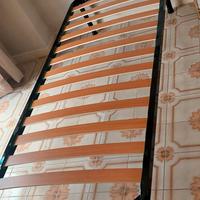 rete singola xon doghe in legno