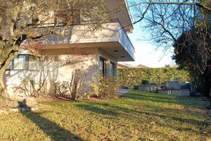 Villa singola con ampia taverna in pieno centro