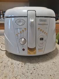 piccola friggitrice ad olio De Longhi piccola