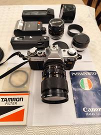 Canon AE 1 con obiettivi e accessori