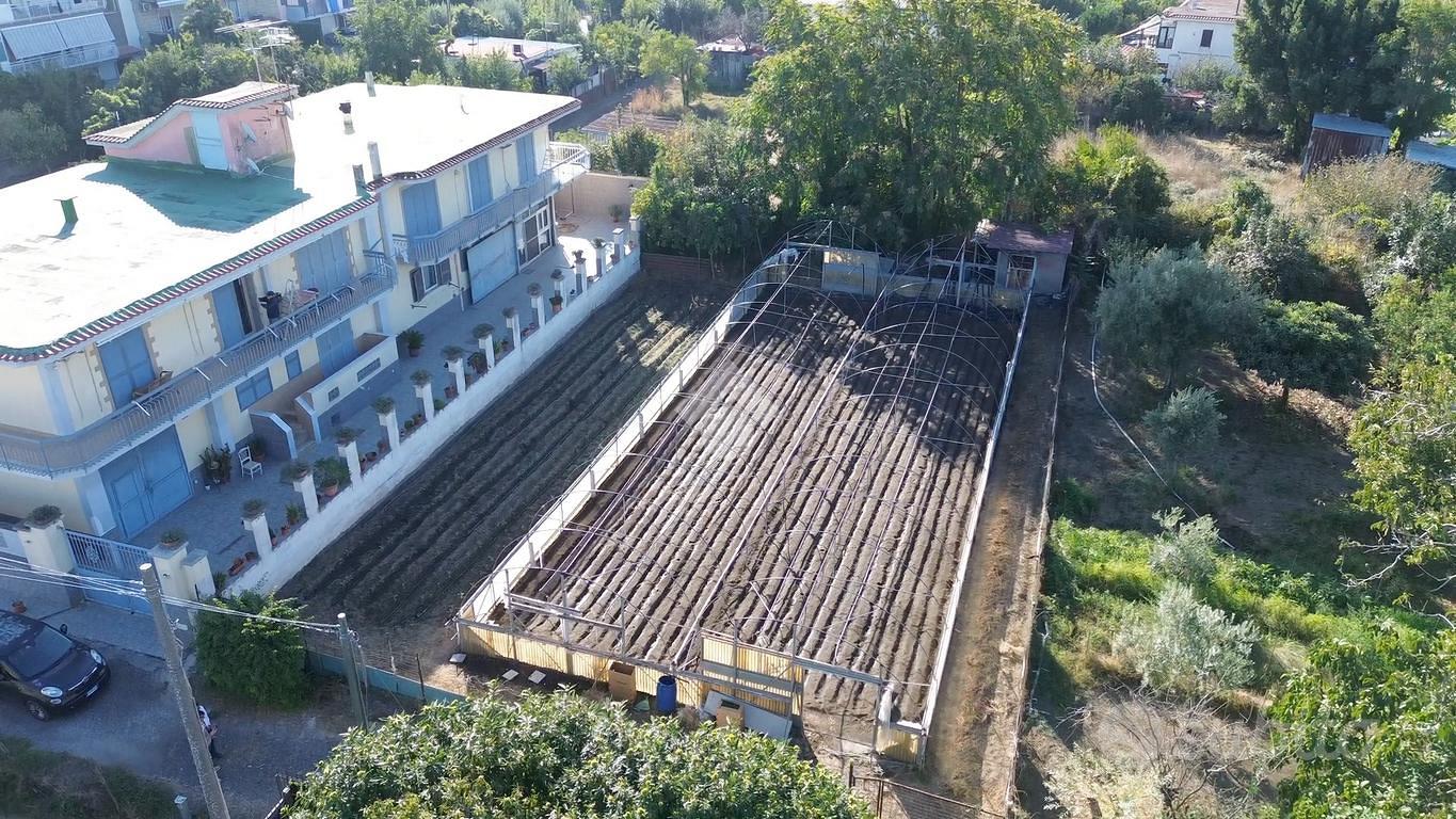 TERRENO A POLLENA TROCCHIA - Vista 2