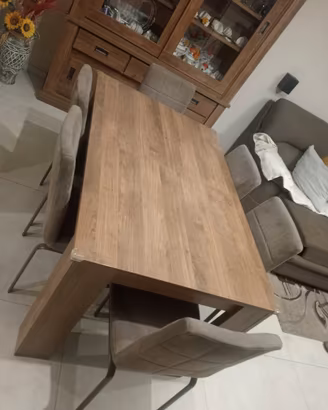 tavolo con sei sedie seminuovo
