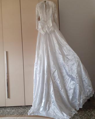 Abito da Sposa con velo