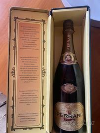 Bottiglia Ferrari 1992 in confezione di latta