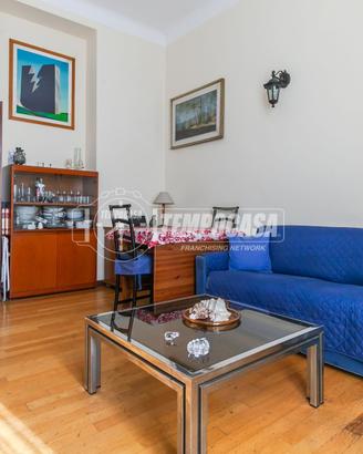 Bilocale con cucina separata e un BALCONE