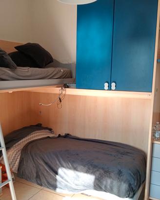 Cameretta con soppalco blu/grigio/legno