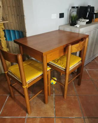 tavolo con sedie