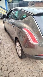 lancia musa 1.4 turbo gpl