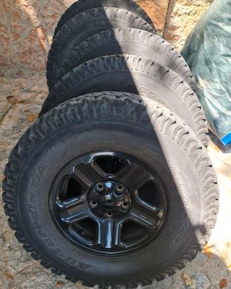 BF Goodrich AT KO con cerchi originali Jeep JK