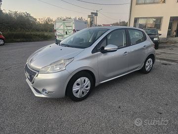 Peugeot 208 benzina