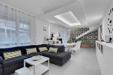 VILLA A SCHIERA A TREZZANO SUL NAVIGLIO