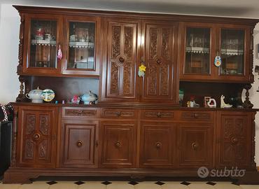Mobile/credenza con vetrina