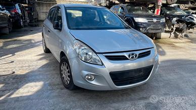 HYUNDAI I20 "2010" 1200B.57,20KW 78CV *G4LA