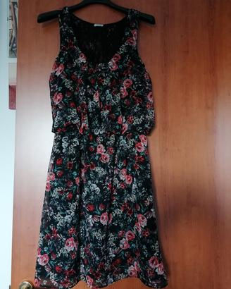 vestito estivo sbracciato con pizzo 