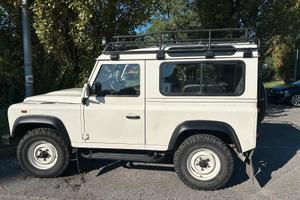 Land Rover Defender, per appassionati 