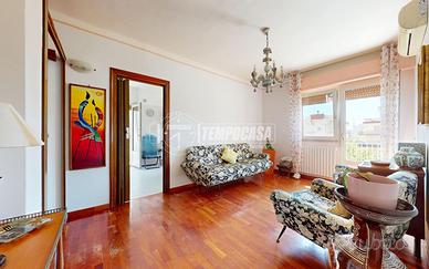 NOVITÀ: Luminoso 3 vani con veranda, balcone e amp