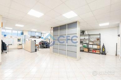 Immobile di 100 m² con 1 locale a Milano