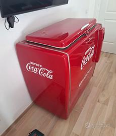 Ghiacciaia ”Coca Cola” Majestic anni 60 rossa