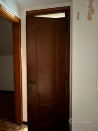 Porte da interno e termosifoni usati