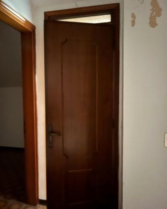 Porte da interno e termosifoni usati